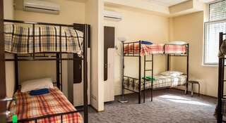 Гостиница Roofhotel Sochi Hostel Сочи Спальное место на двухъярусной кровати в общем номере для мужчин и женщин-6