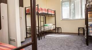 Гостиница Roofhotel Sochi Hostel Сочи Спальное место на двухъярусной кровати в общем номере для мужчин и женщин-4