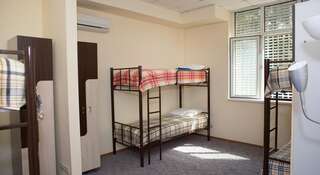 Гостиница Roofhotel Sochi Hostel Сочи Спальное место на двухъярусной кровати в общем номере для мужчин и женщин-5